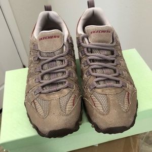 NEW Skechers Women's Shoes Size 8